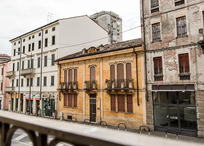 Lägenhet Intero Nel Cuore Di Vicenza